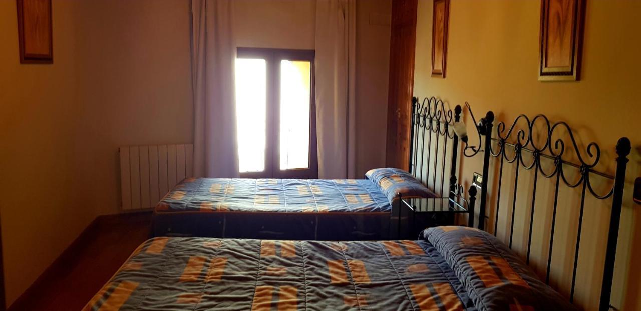 הויוס דל אספינו Casa Rural Tio Carlillos מראה חיצוני תמונה
